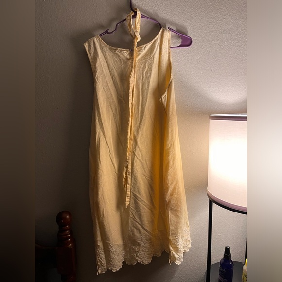 A cute casual dress! - Picture 2 of 3